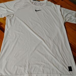 Nike Men's White Short Sleeve Tee
